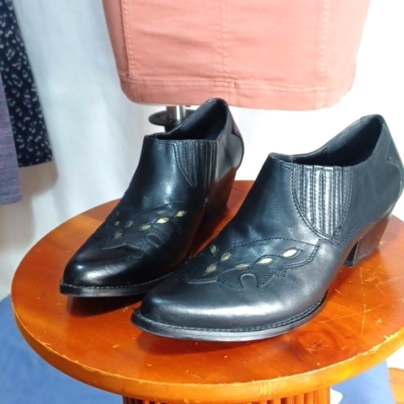 Western style booties by REBA SIZE 7.5 BEAUTIFUL BLACK LEATHER UPPERS - Picture 1 of 8